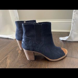 TOMS Women's Majorca Peep Toe Fashion Boot